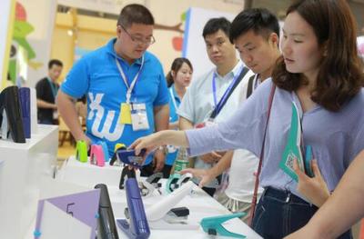 可得优参加第112届中国文化用品交易会